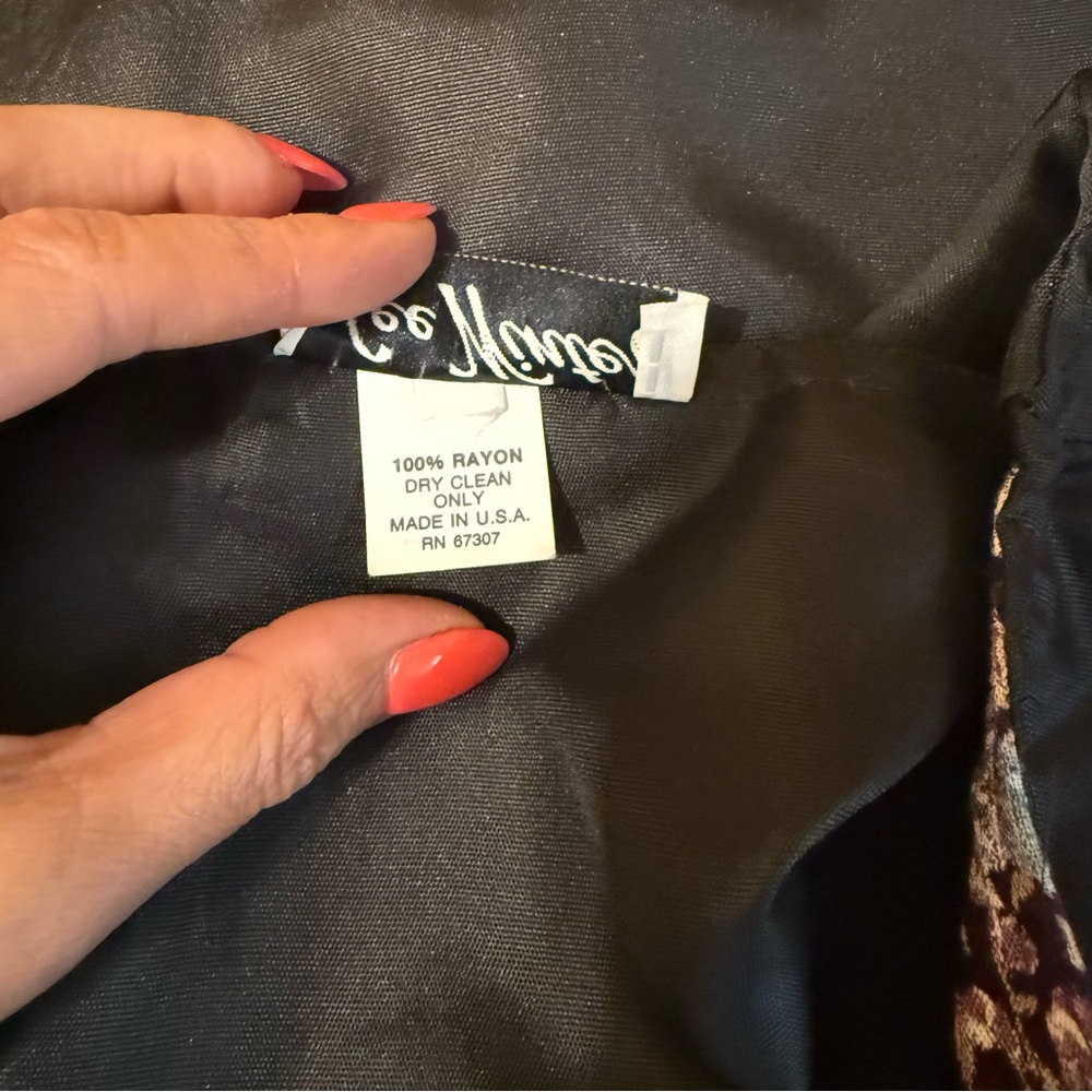 Vintage Floral Faux Brocade Patterned Vest - Picture 6 of 7